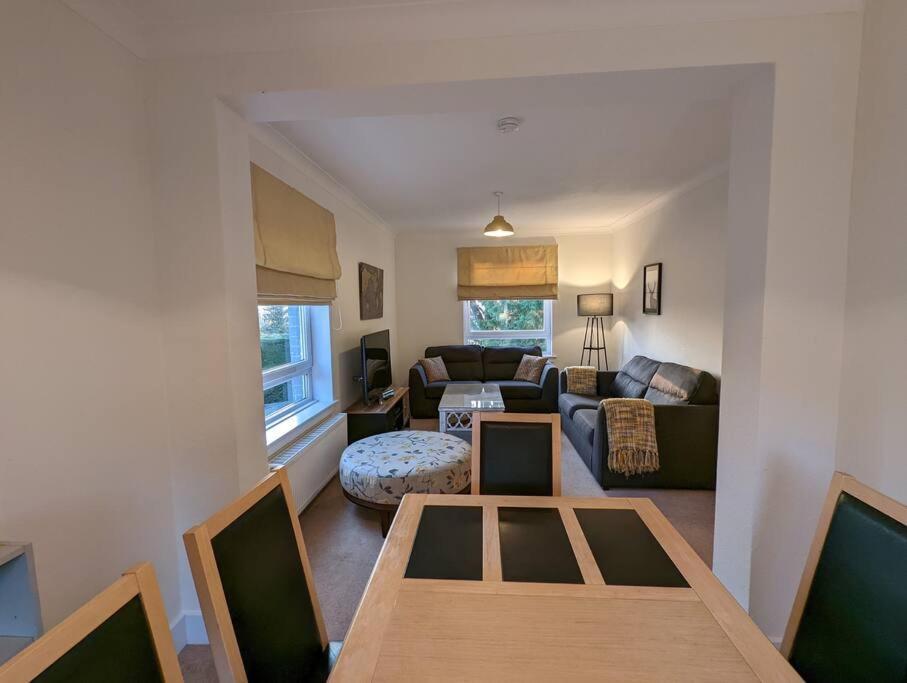 Two Bedroom Flat In Bridge Of Allan, Stirling Kültér fotó